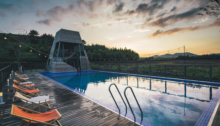 aroundfollie_swimming pool