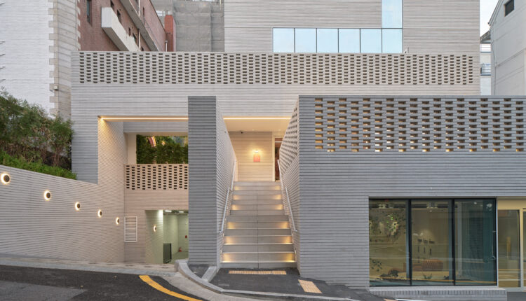 ban_Chai Communication Office Building-31
