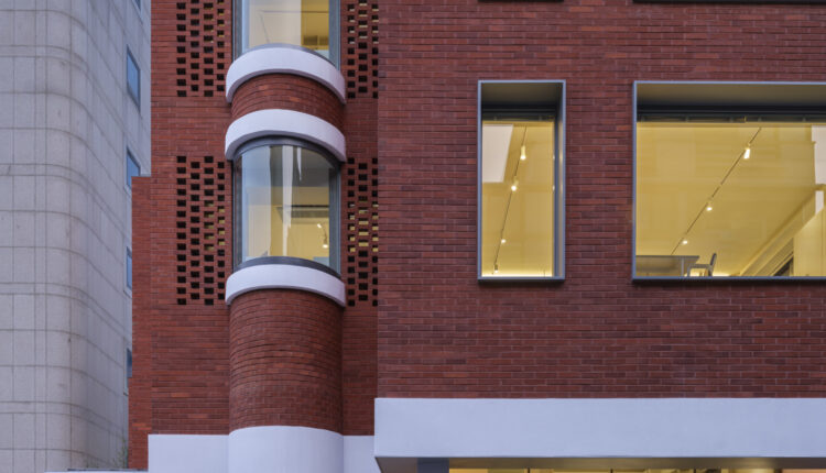 Studio C_H2L-31